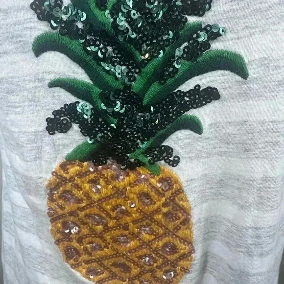 Banana Republic gray striped t-shirt with sequin pineapple on front size med - Picture 7 of 9